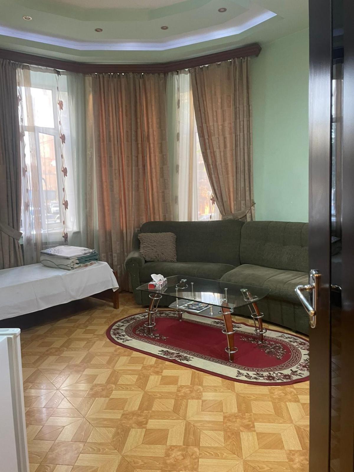 Manand Hotel 耶烈万 外观 照片