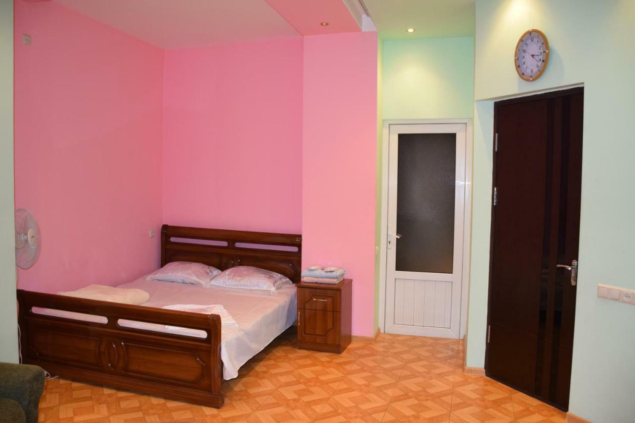 Manand Hotel 耶烈万 外观 照片